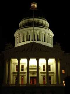 State Capitol - moving in closer (DSC00243)
