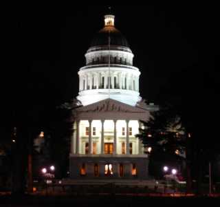 California State Capitol Building at night, Sacramento (DSC00232)