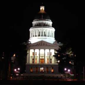 California State Capitol Building at night, Sacramento (DSC00232)