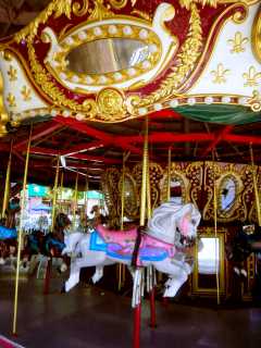 Funderland 08a Carousel P4300029-c