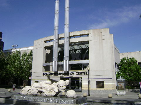 Sacramento Convention Center, West Entrance and Fountain (DSC00263)